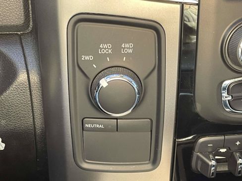 Used 2018 RAM 2500 Laramie w/ Sport Appearance Group AWD/4WD image 15