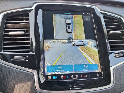 Used 2024 Volvo XC90 B5 Plus w/ Protection Package image 13