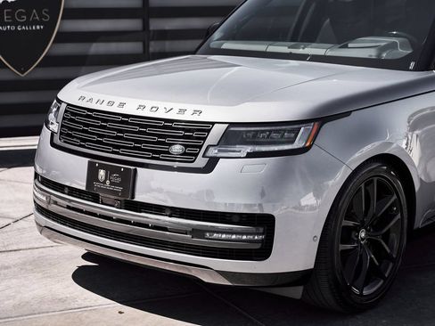 Used 2024 Land Rover Range Rover SE AWD/4WD image 5