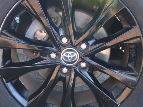 Used 2018 Toyota RAV4 Adventure FWD image 19