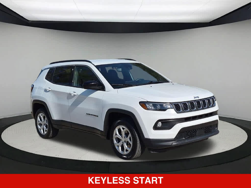 Used 2024 Jeep Compass Latitude AWD/4WD image 9