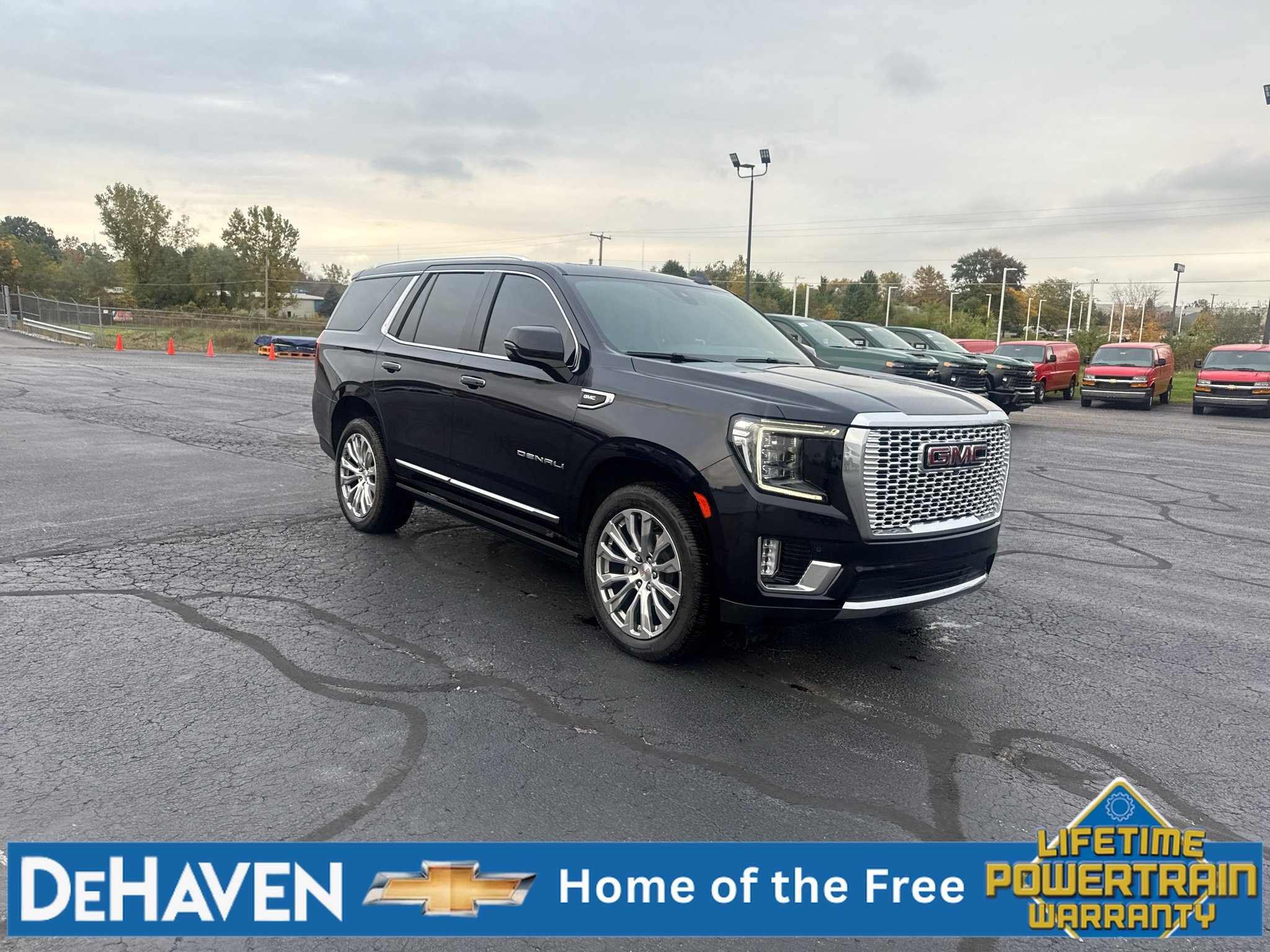 Used 2022 GMC Yukon Denali w/ Denali Premium Package AWD/4WD image 8