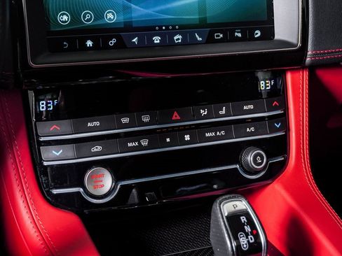 Used 2020 Jaguar F-PACE SVR image 25