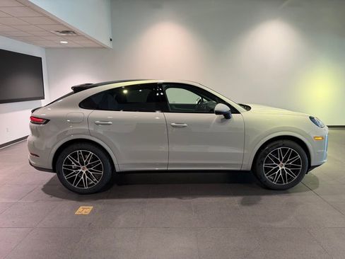 Used 2026 Porsche Cayenne Coupe AWD/4WD image 34