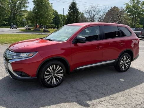 Used 2019 Mitsubishi Outlander ES AWD/4WD image 2
