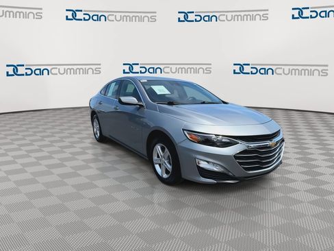 Used 2024 Chevrolet Malibu LT FWD image 3