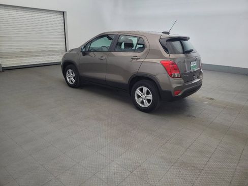 Used 2021 Chevrolet Trax LS AWD/4WD image 3
