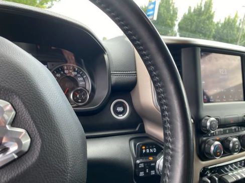 Used 2021 RAM 1500 Laramie AWD/4WD image 19