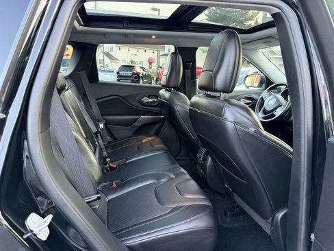 Used 2021 Jeep Cherokee Limited AWD/4WD image 15