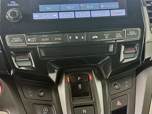 Used 2018 Honda Odyssey Touring image 21