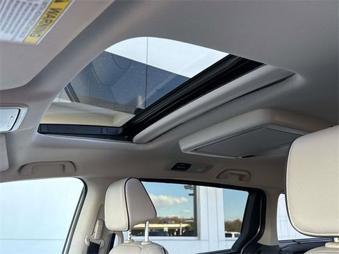 Certified 2025 Honda Odyssey Touring image 15