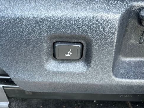 Used 2024 Toyota Tacoma SR5 RWD image 15