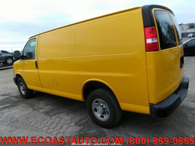 Used 2019 Chevrolet Express 2500 w/ Driver Convenience Package RWD image 4