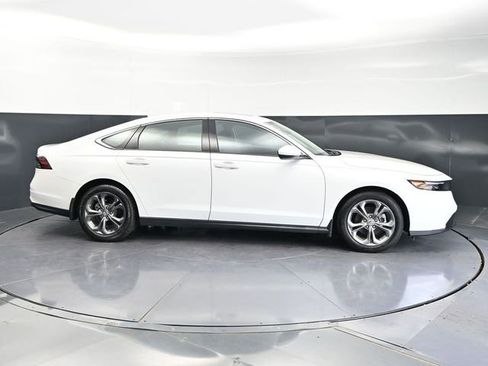 Used 2023 Honda Accord EX image 4