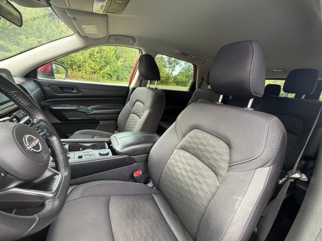 Used 2023 Nissan Pathfinder SV AWD/4WD image 8