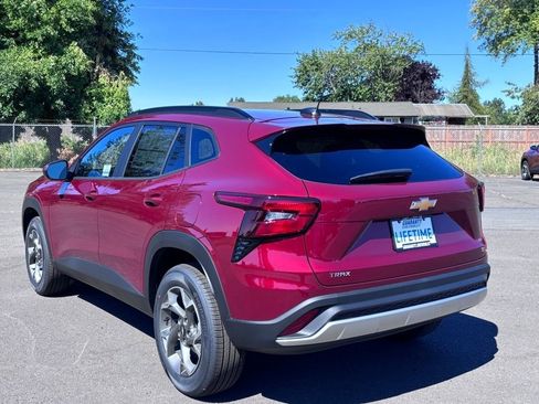 New 2025 Chevrolet Trax LT image 5
