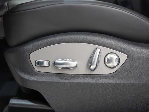 Used 2026 Porsche Macan S AWD/4WD image 25
