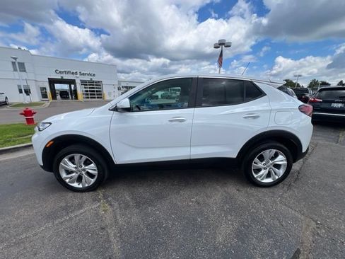 Used 2024 Buick Encore GX Preferred w/ Comfort Package AWD/4WD image 8