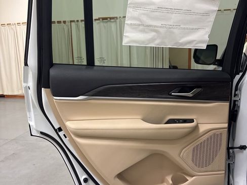 New 2025 Jeep Grand Cherokee L Limited image 26