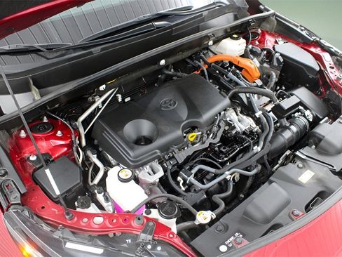 Used 2021 Toyota Venza XLE image 25