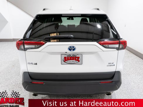 Used 2024 Toyota RAV4 XLE image 4