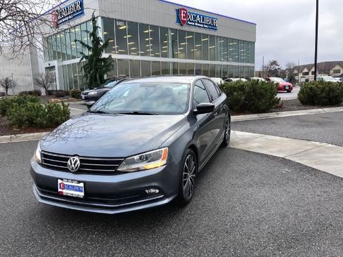 Used 2016 Volkswagen Jetta Sport image 24