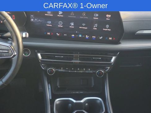 Used 2025 Chevrolet Traverse LT image 29