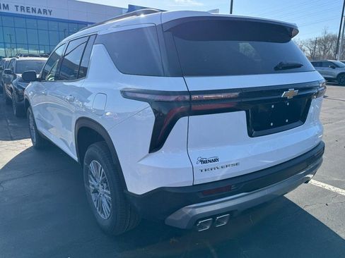 New 2026 Chevrolet Traverse LT image 5
