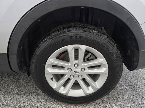 Used 2016 Ford Explorer XLT w/ Equipment Group 201A FWD image 33
