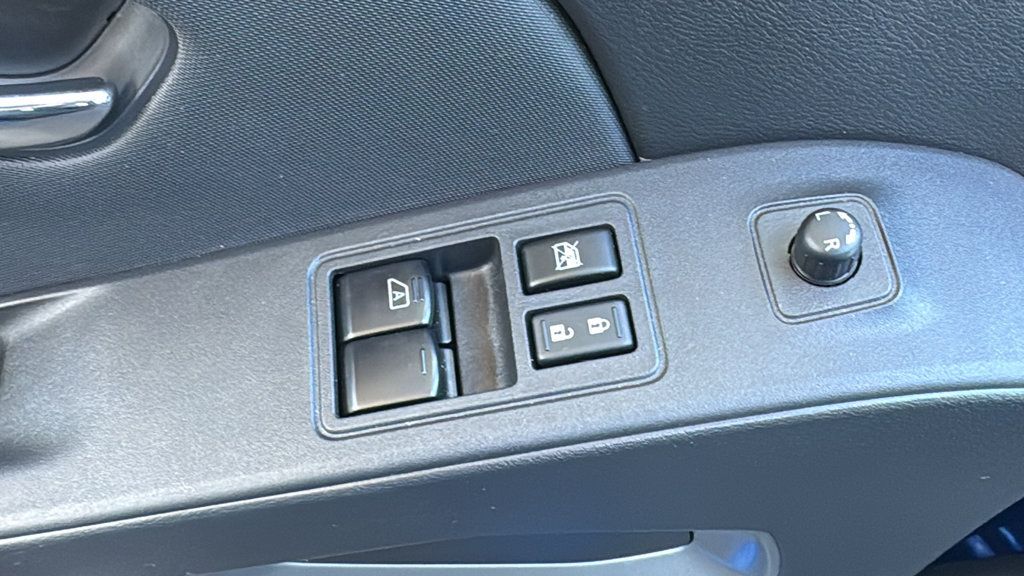 Used 2024 Nissan Frontier SV w/ SV Convenience Package RWD image 19