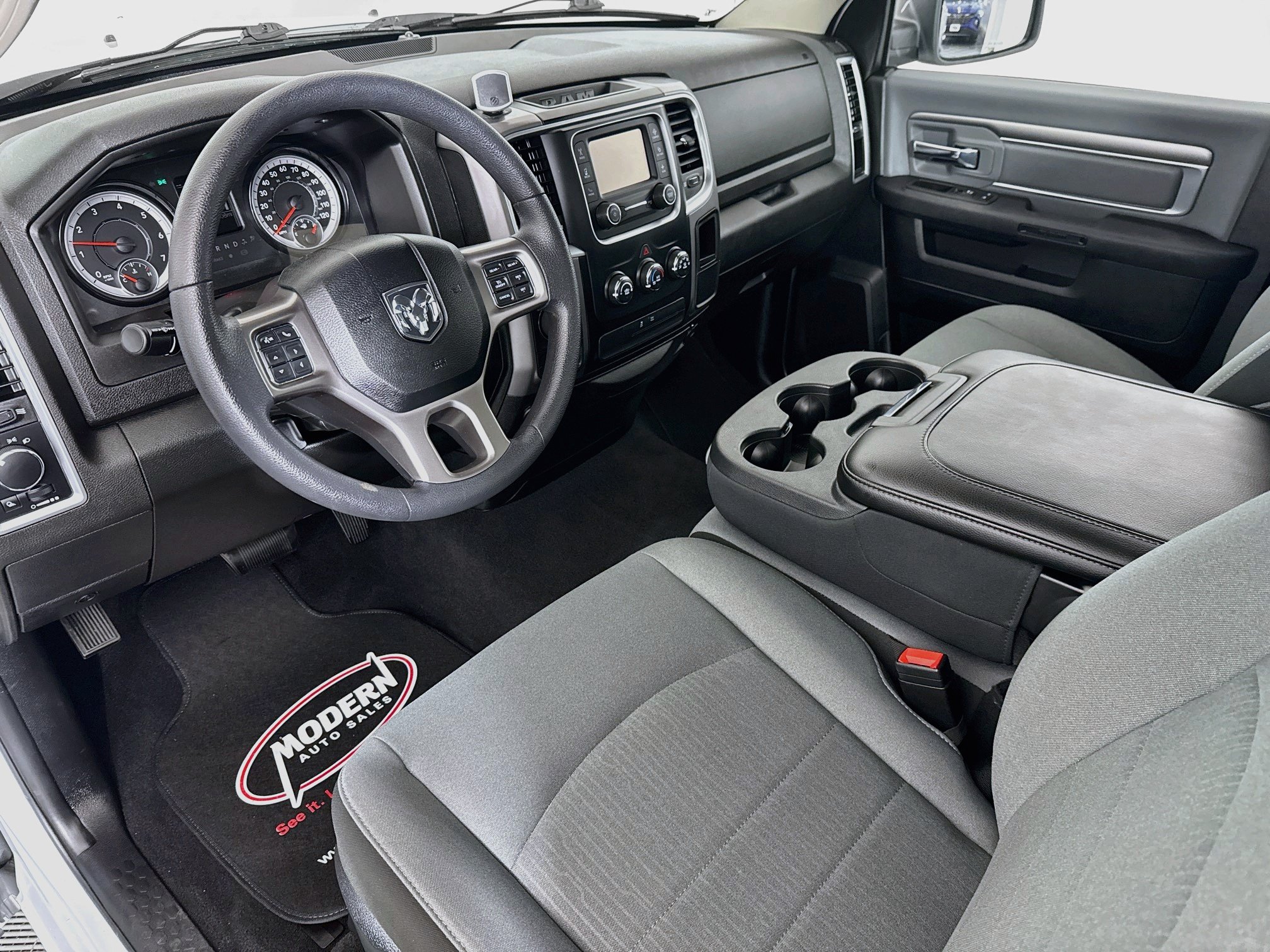 Used 2022 RAM 1500 Classic SLT AWD/4WD image 8