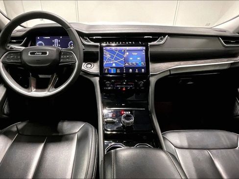 Used 2023 Jeep Grand Cherokee Limited image 18