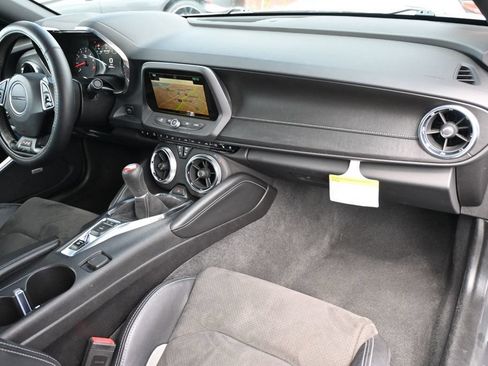 Used 2018 Chevrolet Camaro SS RWD image 13