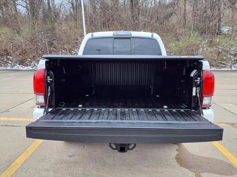Used 2019 Toyota Tacoma SR w/ SR Convenience Package AWD/4WD image 13