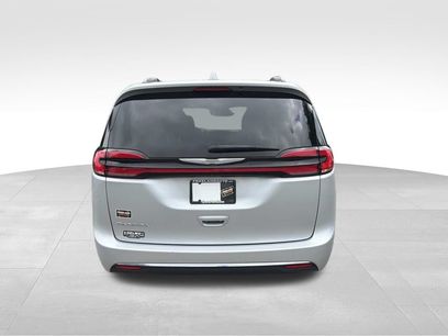 Used 2022 Chrysler Pacifica Touring-L