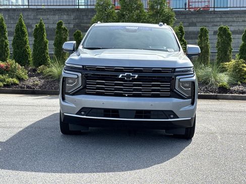 Used 2025 Chevrolet Tahoe High Country AWD/4WD image 3