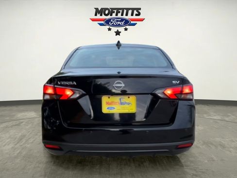 Used 2023 Nissan Versa SV image 4