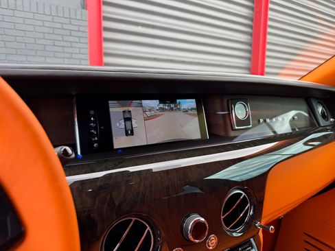 Used 2021 Rolls-Royce Phantom Extended Wheelbase image 38