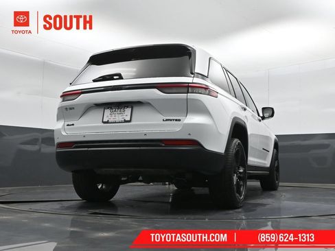 Used 2023 Jeep Grand Cherokee Limited w/ Luxury Tech Group II AWD/4WD image 42