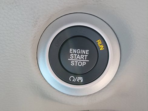 Used 2022 Chrysler Pacifica Touring-L image 30