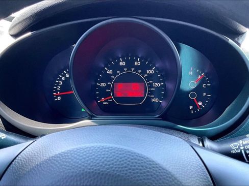 Used 2016 Kia Soul + FWD image 19