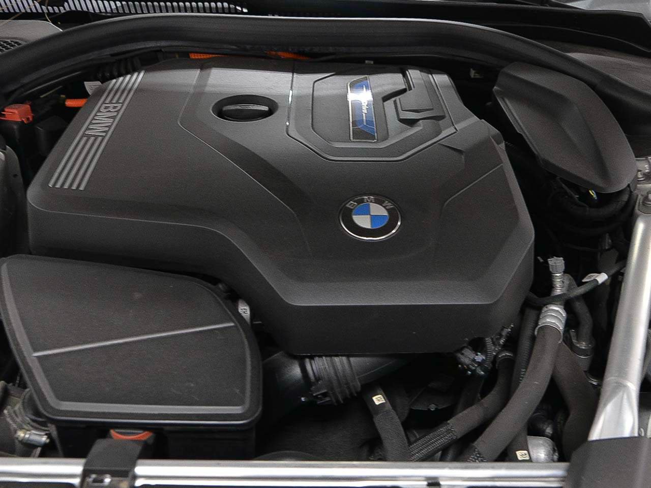 Used 2023 BMW 530e w/ M Sport Package RWD image 17