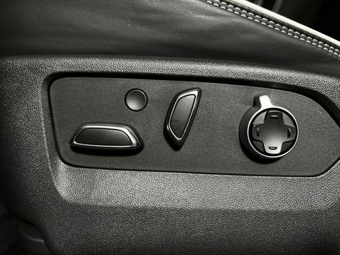 Used 2025 GMC Sierra 2500 AT4X AWD/4WD image 11
