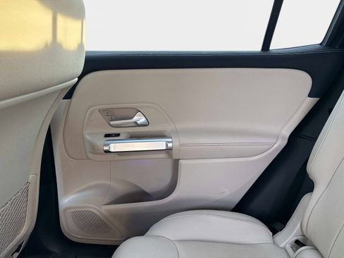 Used 2025 Mercedes-Benz GLB 250 GLB 250 image 15