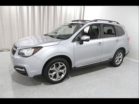 Used 2018 Subaru Forester 2.5i Touring w/ Popular Package #2 AWD/4WD image 3