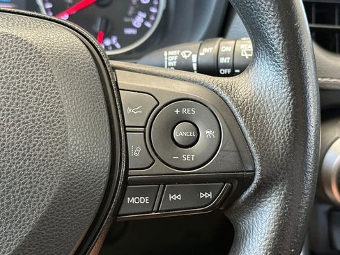 Used 2022 Toyota RAV4 XLE image 27