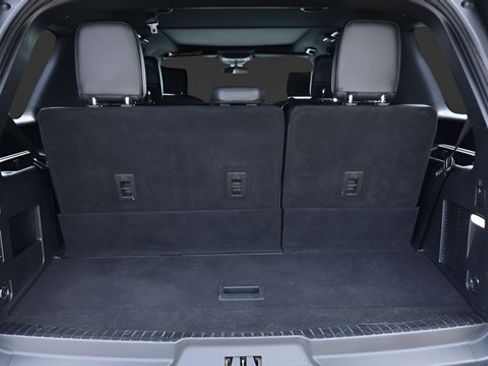 Used 2020 Ford Expedition XLT w/ Equipment Group 202A RWD image 18