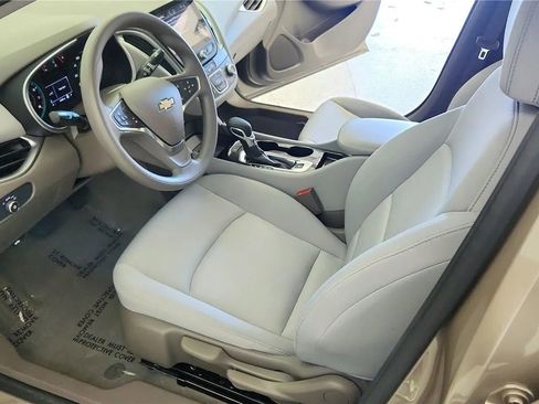 Used 2025 Chevrolet Malibu LS FWD image 21