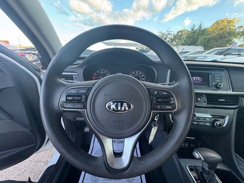 Used 2016 Kia Optima LX image 11