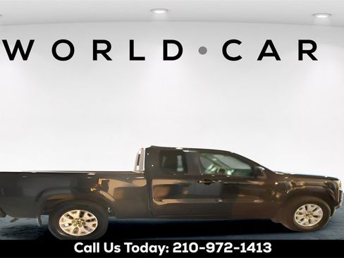 Used 2024 Nissan Frontier SV w/ SV Convenience Package image 8